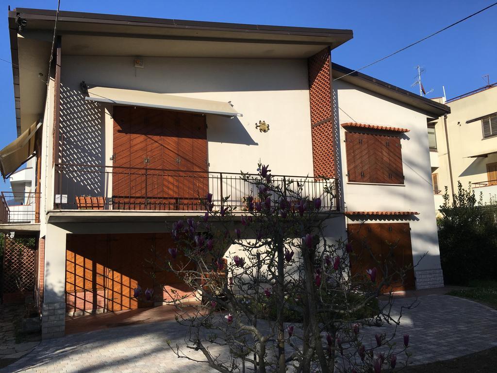 ピサLa Casa Di Nilaアパートメント エクステリア 写真