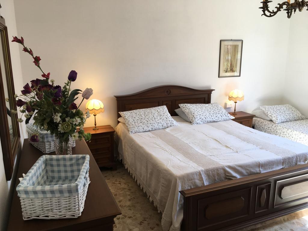 ピサLa Casa Di Nilaアパートメント エクステリア 写真